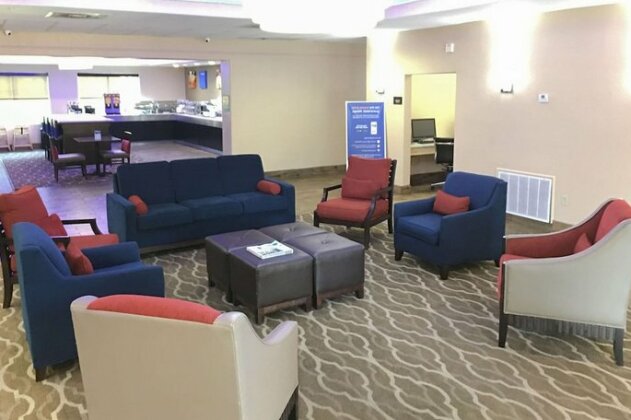 Comfort Inn & Suites Near Six Flags & Medical Center - Photo4