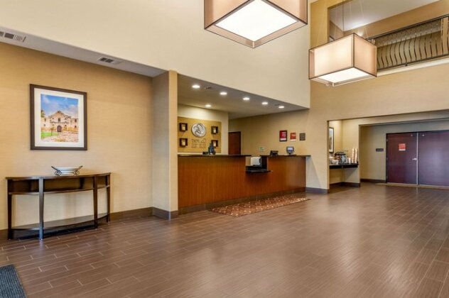 Comfort Suites San Antonio North Stone Oak - Photo5