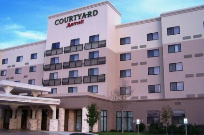 Courtyard by Marriott San Antonio Six Flags at The Rim