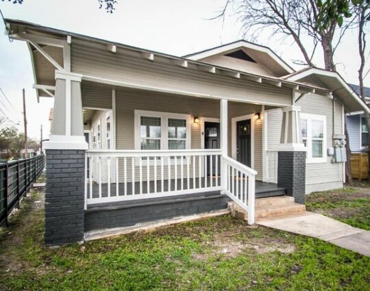 Hackberry St B Renovated 2BR Near Downtown SA