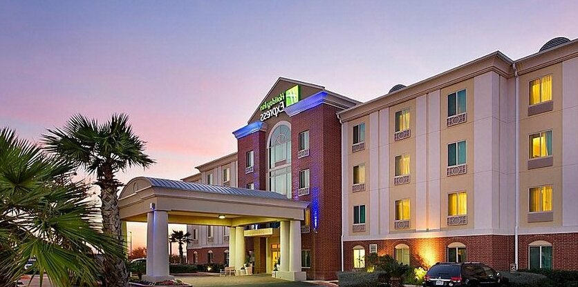 Holiday Inn Express San Antonio Sea World - Photo2