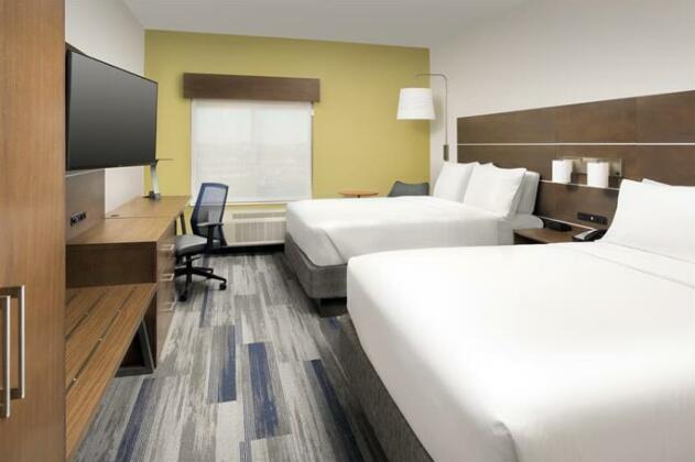 Holiday Inn Express & Suites San Antonio North-Windcrest - Photo4