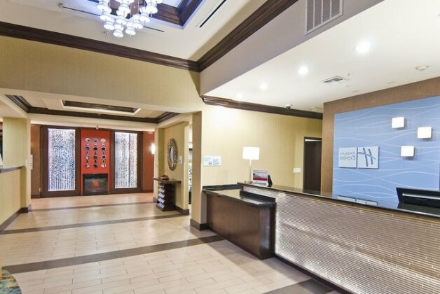 Holiday Inn Express & Suites San Antonio SE by AT&T Center - Photo4
