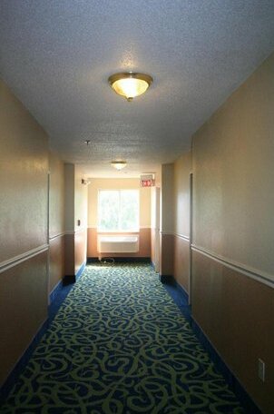 InTown Suites Extended Stay San Antonio TX- Nagogdoches Road - Photo3