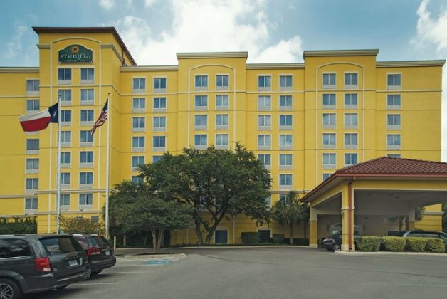 La Quinta Inn & Suites San Antonio Medical Ctr NW - Photo2