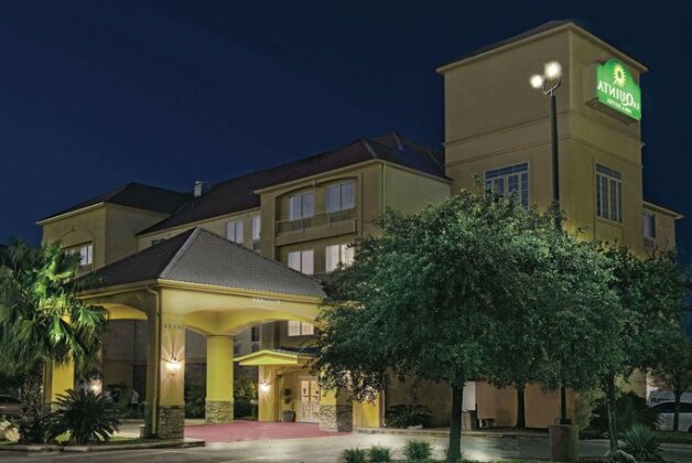 La Quinta Inn & Suites San Antonio North Stone Oak