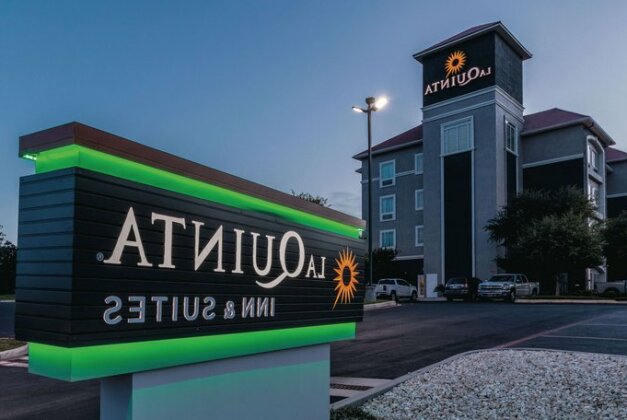 La Quinta Inn & Suites San Antonio Northwest - Photo2