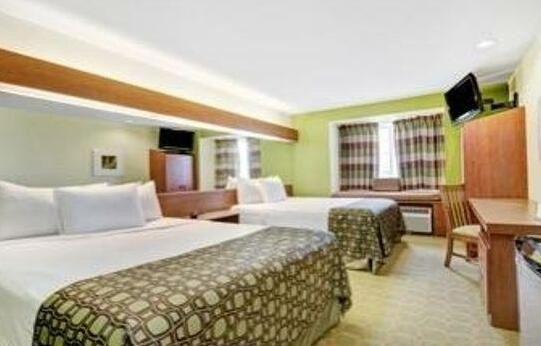 Microtel Inn & Suites by Wyndham San Antonio Airport North - Photo3