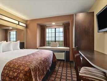 Microtel Inn & Suites by Wyndham SeaWorld/Lackland AFB - Photo5