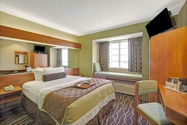 Microtel Inn & Suites Northeast - Photo3