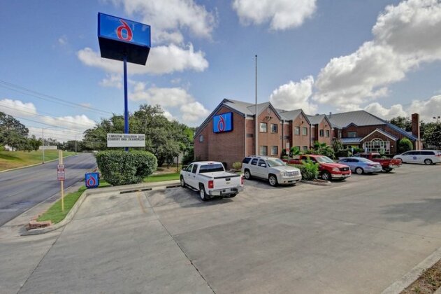 Motel 6 San Antonio Medical Center South - Photo2
