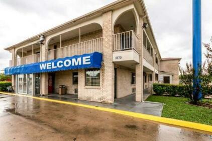 Motel 6 San Antonio - Splashtown