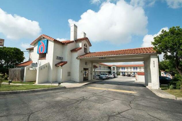 Motel 6 San Antonio - Windcrest - Photo2