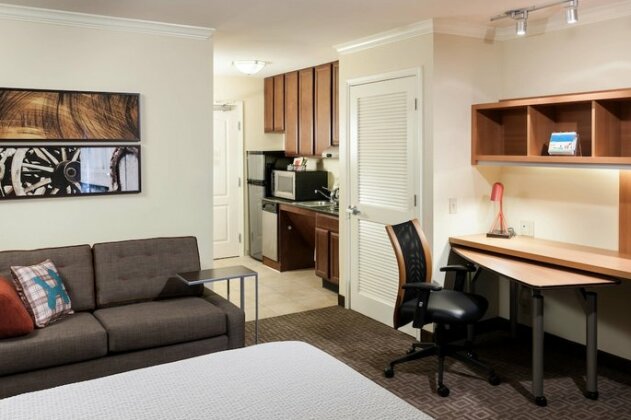 TownePlace Suites by Marriott San Antonio Airport - Photo2