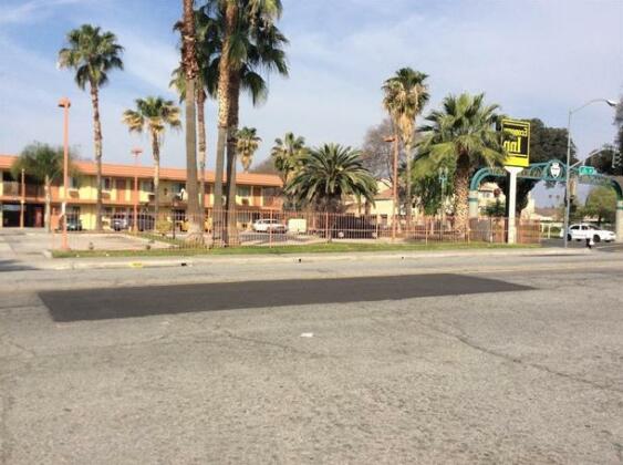 Economy Inn San Bernardino - Photo5