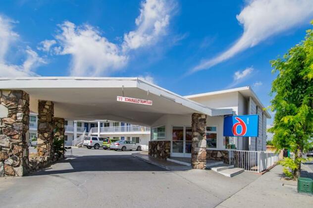 Motel 6 San Bernardino CA - Downtown - Photo2