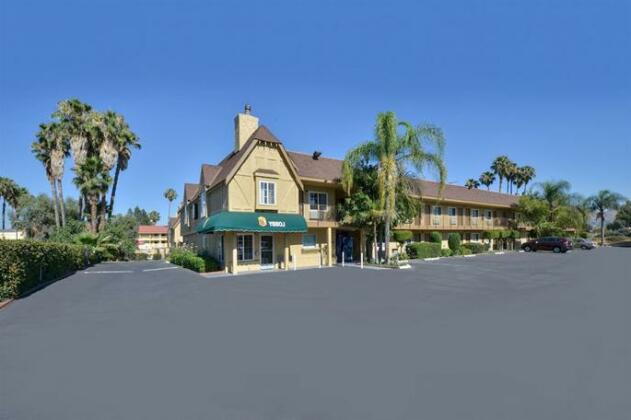 Super 8 San Bernardino Hospitality Lane - Photo2