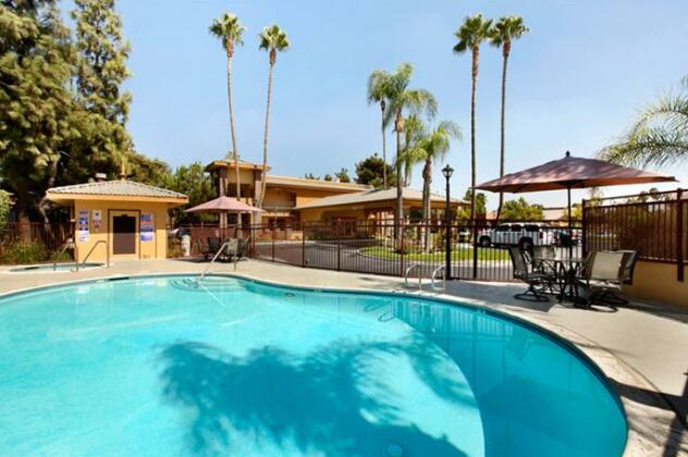 SureStay Plus Hotel by Best Western San Bernardino South - Photo3