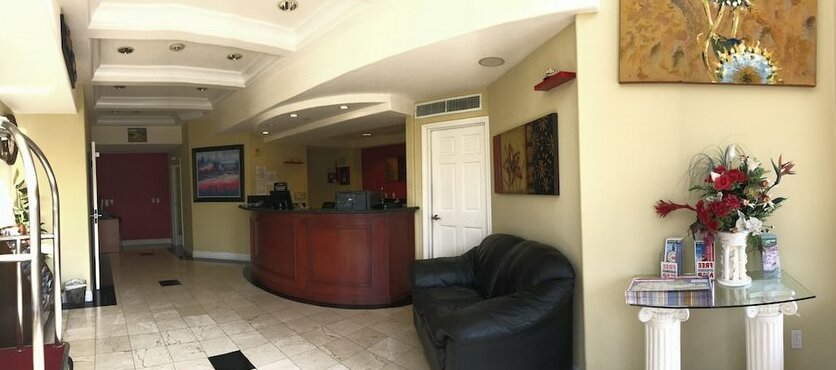 Gateway Inn and Suites - Photo3