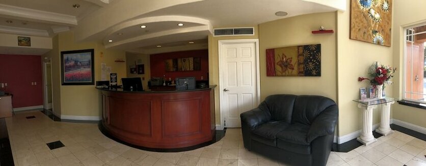Gateway Inn and Suites - Photo4