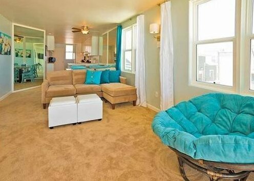 3755 - Oceanfront Getaway Two-Bedroom Apartment - Photo4