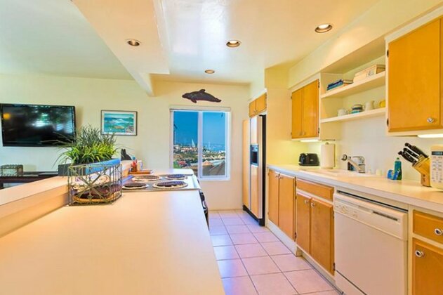 503 - Charming La Jolla Village Condo W/Endless Ocean Views Two-Bedroom Apartment - Photo5