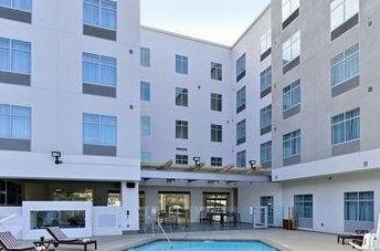 Holiday Inn Express & Suites San Diego-Circle