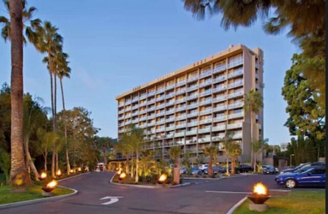 Hotel La Jolla Curio Collection by Hilton - Photo2
