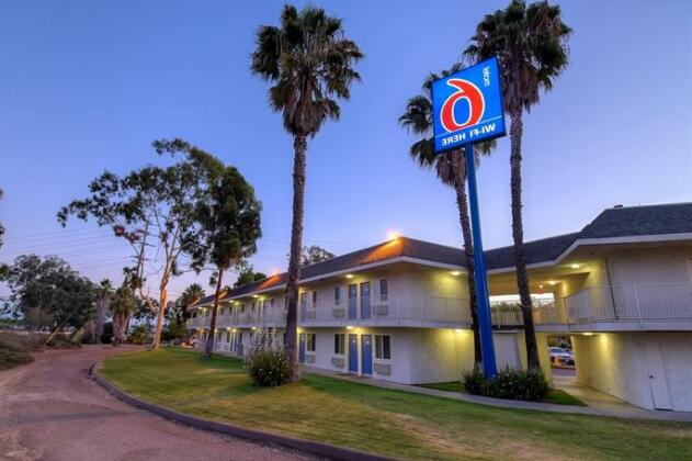 Motel 6 San Diego North - Photo2