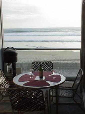 Oceanfront Vacation Rental - Photo3