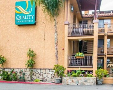 Quality Inn & Suites Near The Border