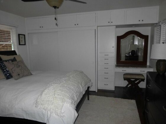 Redwood Hollow Cottages - Photo2