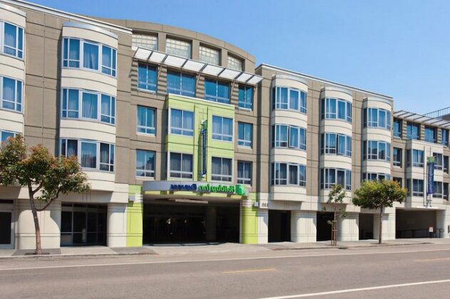 Holiday Inn Express Hotel & Suites Fisherman's Wharf - Photo2