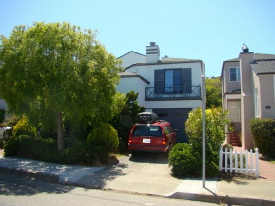 Homestay in Ingleside Terrace near San Francisco State University