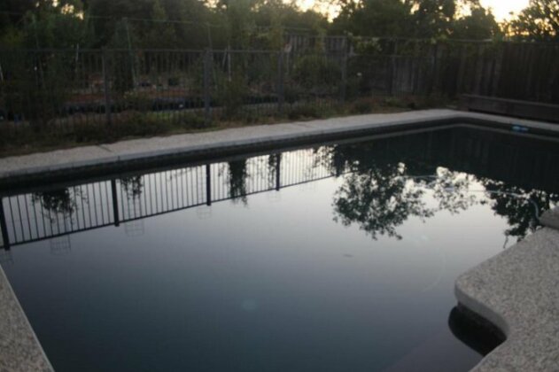 Mark's Poolside Retreat - Photo2