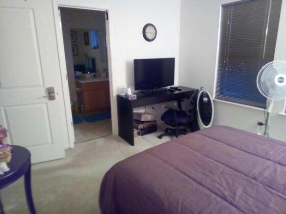 Room in Campbell with Own Bthrm - Photo2