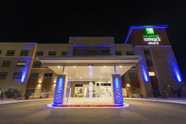 Holiday Inn Express & Suites - San Marcos South - Photo2