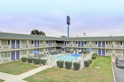 Motel 6 San Marcos