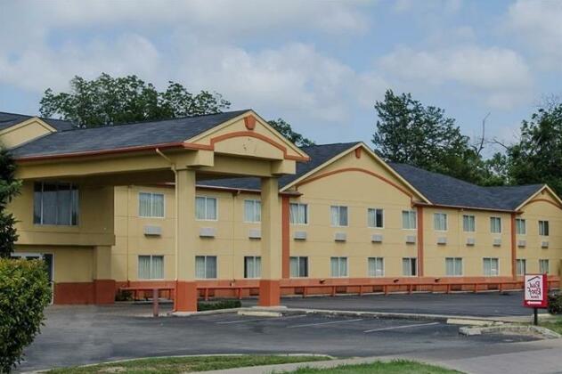 Red Roof Inn San Marcos - Photo2