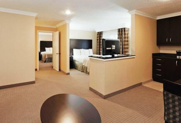 Holiday Inn & Suites San Mateo - SFO - Photo5