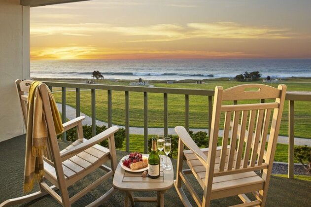 Cavalier Oceanfront Resort - Photo2