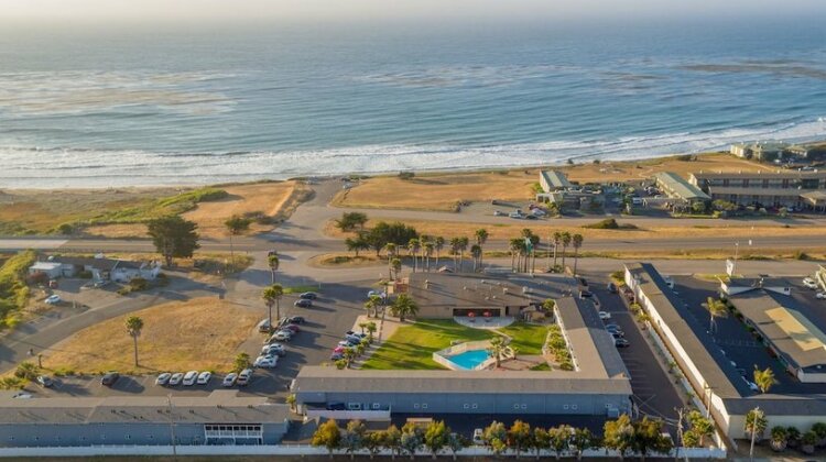 San Simeon Lodge - Photo2