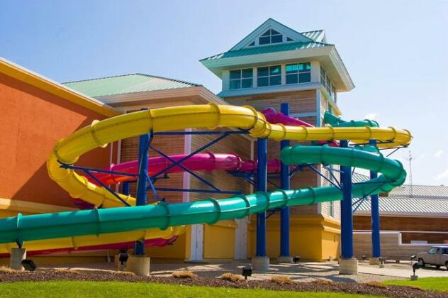 Cedar Point Castaway Bay Indoor Water Park - Photo2