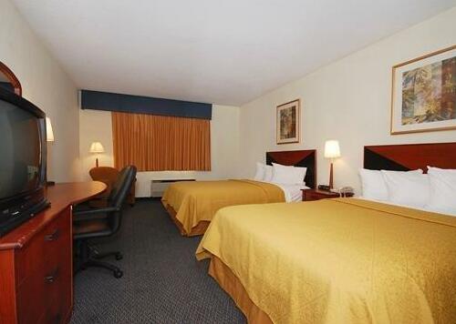 Cedar Stables Inn & Suites - Photo3