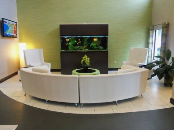 Holiday Inn Express Hotel & Suites Sanford - Photo5
