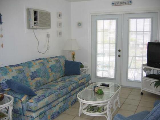 Castaways Beach and Bay Cottages - Photo5