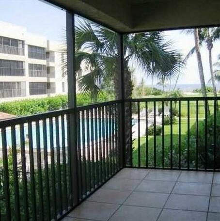 Kings Crown Condominiums - Photo3