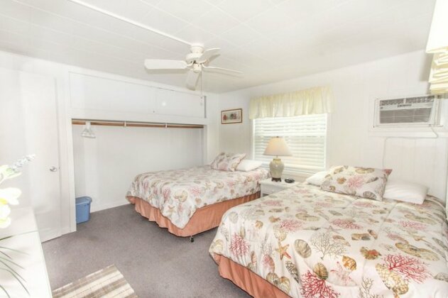 Tropical Winds Beachfront Motel and Cottages - Photo5