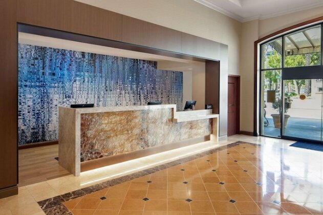 DoubleTree by Hilton Orange County Airport - Photo4