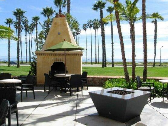 Hilton Santa Barbara Beachfront Resort - Photo3